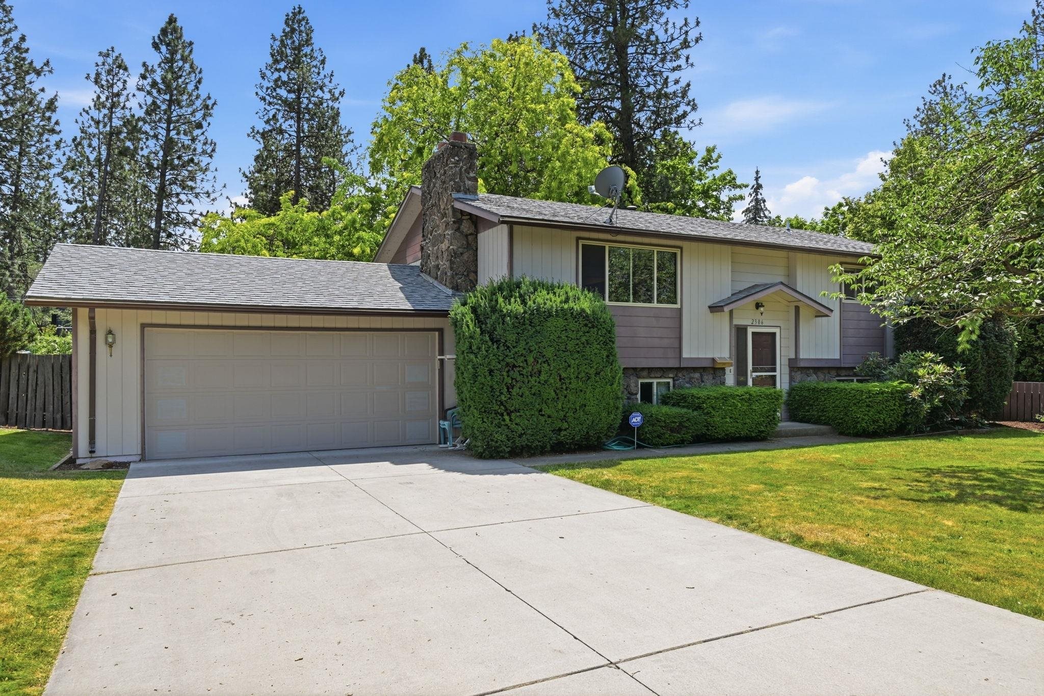 2306 E 37th Ave